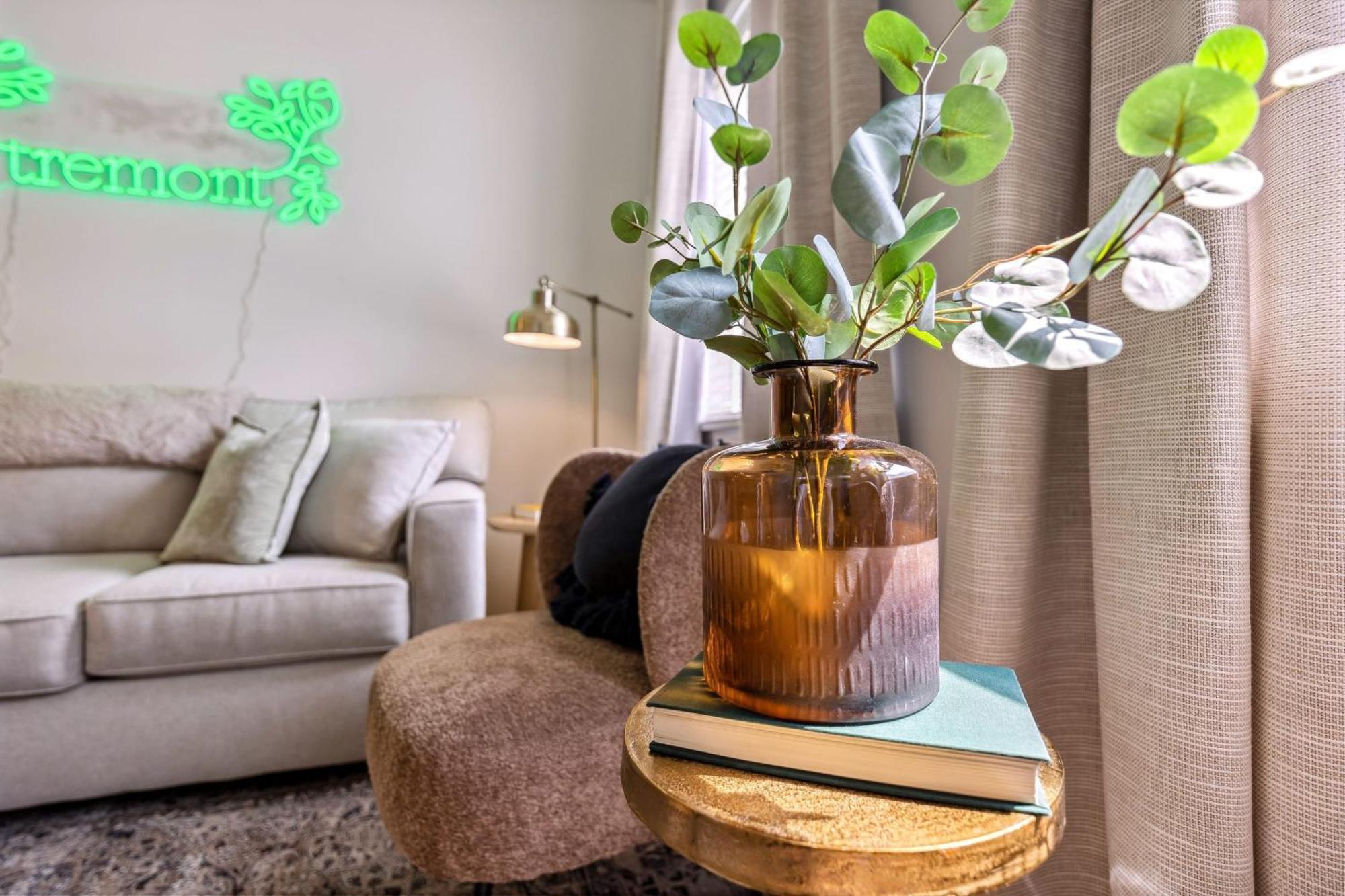 Newly Renovated Tremont Treasure I Cozy + Modern Villa คลีฟแลนด์ ภายนอก รูปภาพ